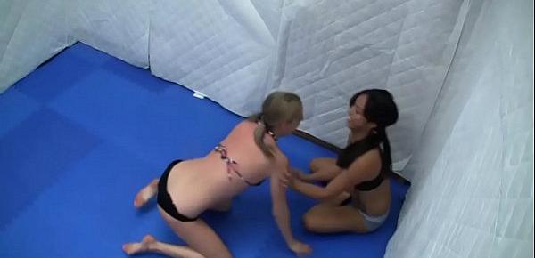  Roxie Rae vs. Elon- Bikini Girls Grappling